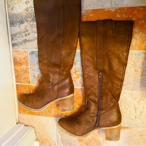 👢Wonderful Mia Genuine Distressed Leather Brown Chunky Heel Knee High Boots!